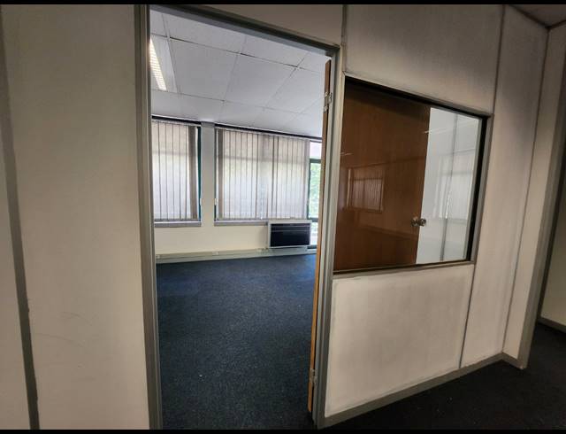 177M² OFFICE TO LET IN VORNA VALLEY